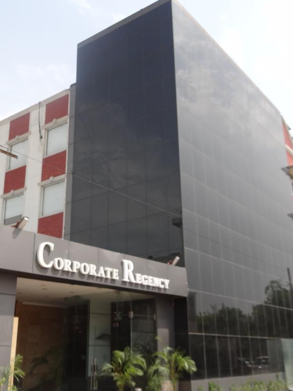 Hotel Corporate Regency Nuova Delhi Esterno foto