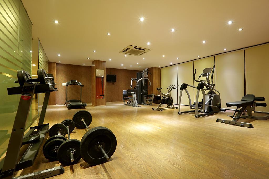 Hotel Corporate Regency Nuova Delhi Esterno foto