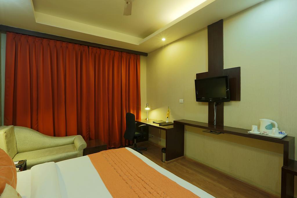 Hotel Corporate Regency Nuova Delhi Esterno foto
