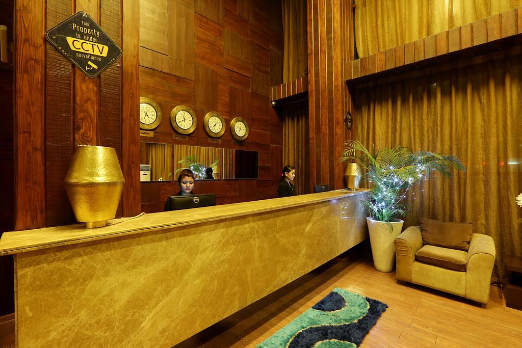 Hotel Corporate Regency Nuova Delhi Esterno foto