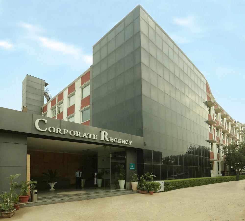 Hotel Corporate Regency Nuova Delhi Esterno foto