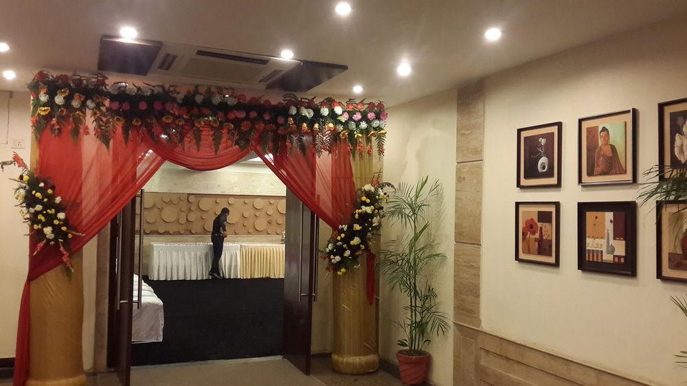 Hotel Corporate Regency Nuova Delhi Esterno foto