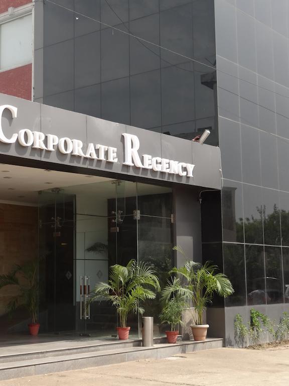 Hotel Corporate Regency Nuova Delhi Esterno foto